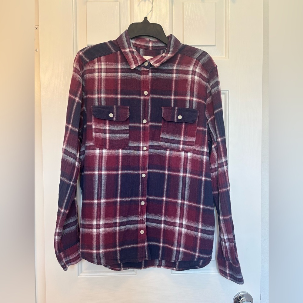 Universal Thread Women's Plaid Flannel Button-Down Shirt - Red and Navy